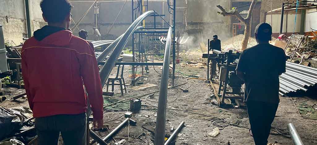 Proses Perakitan dan bending rangka membrane di workshop